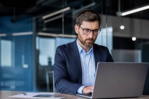 100 profissões mais bem pagas no Brasil: carreiras com maior salário e oportunidades