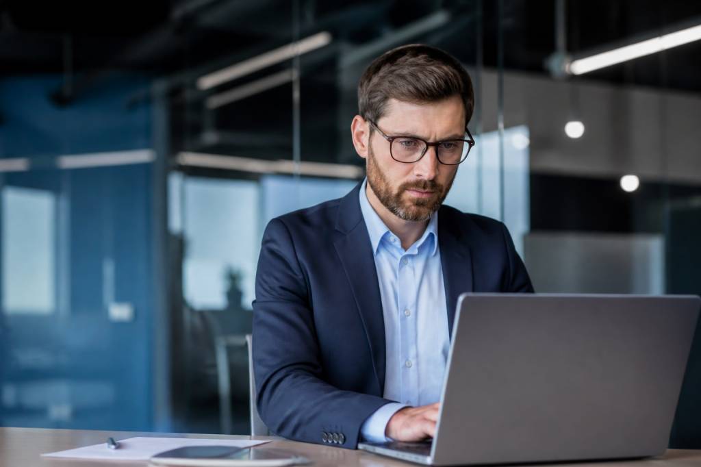 100 profissões mais bem pagas no Brasil: carreiras com maior salário e oportunidades